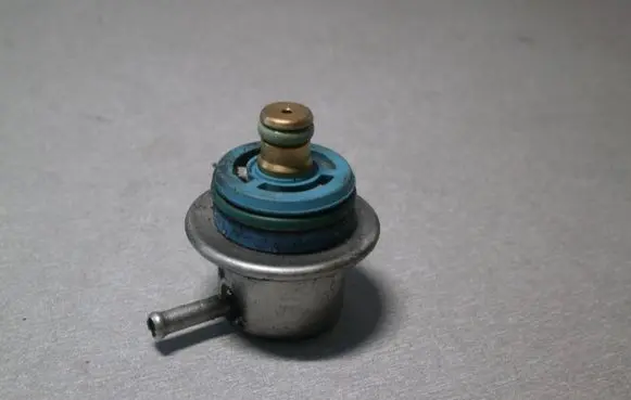 Smart ForTwo I Fuel pressure regulator 0280160587 0000781889
