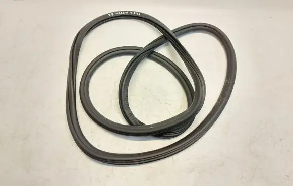 Porsche Macan (95B) Front door rubber seal 95B831721JLK01