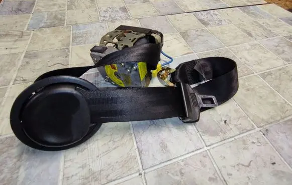 Audi A6 S6 C5 4B Rear seatbelt