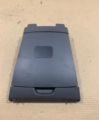 Glove box