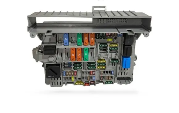 BMW 3 E90 E91 Fuse module 6906621 61146906621 6919113