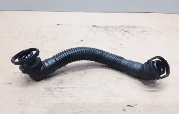 Volkswagen PASSAT B7 Breather hose/pipe 03L103493AE