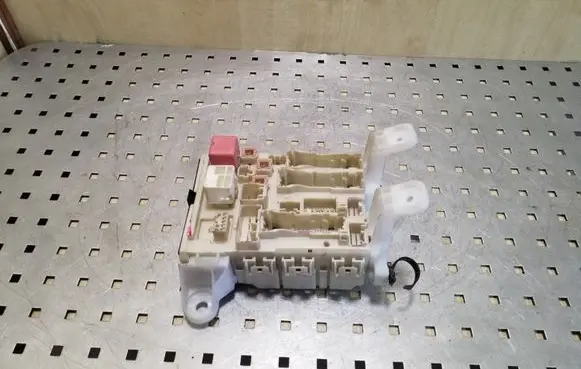 Toyota RAV 4 (XA30) Fuse box set 8273042011