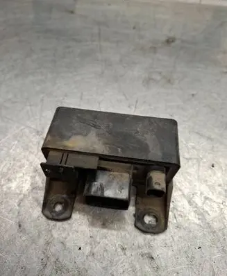 Mercedes-Benz C W203 Glow plug pre-heat relay 0255452832