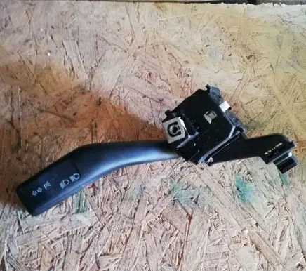 Volkswagen Touran I Indicator stalk 1K0953513