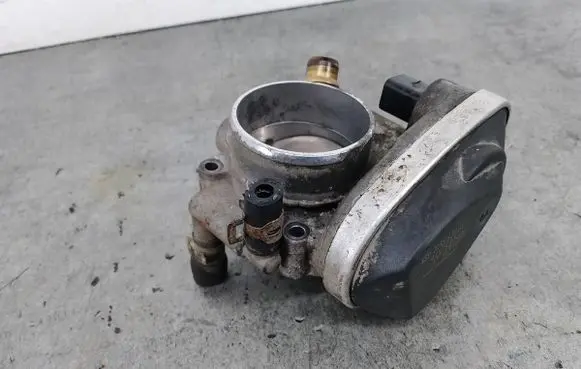Opel Vectra C Throttle body valve 55562380