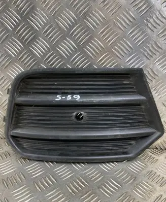 Audi Q3 8U Front bumper lower grill 8U0807682