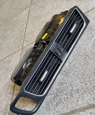 Audi Q5 SQ5 Dash center air vent grill 8R1820951