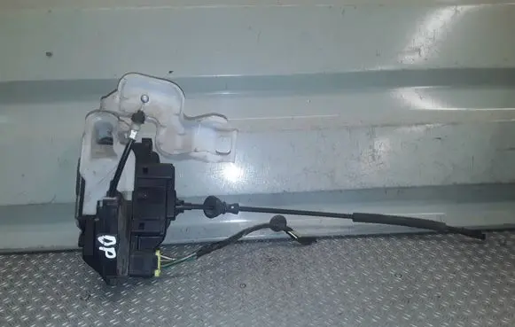 KIA Ceed Front door lock 