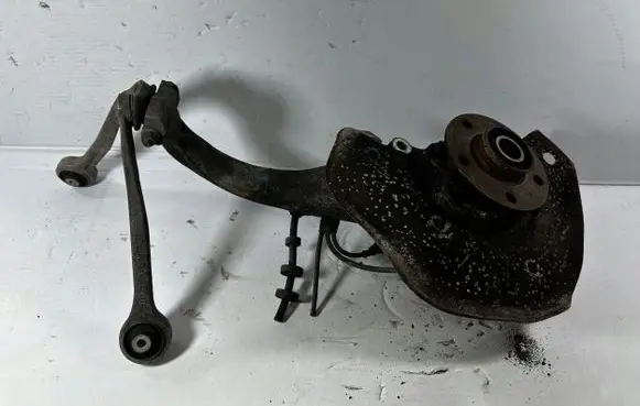 Audi Q5 SQ5 Front wheel hub spindle knuckle