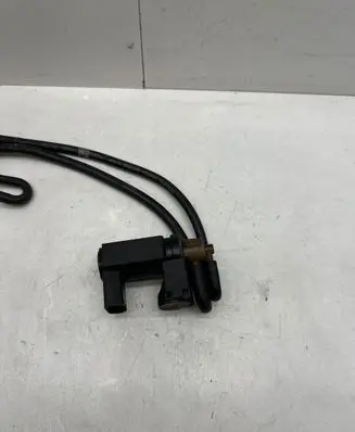Volvo XC90 Turbo solenoid valve 31339808 033D7