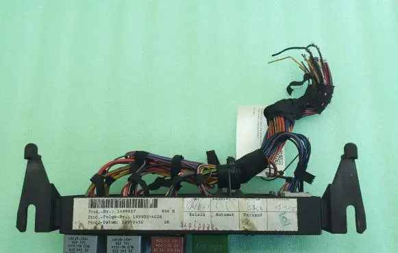 Porsche 911 996 Fuse module 99661010400 1499937