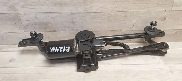 Hyundai Tucson JM Front wiper linkage and motor 