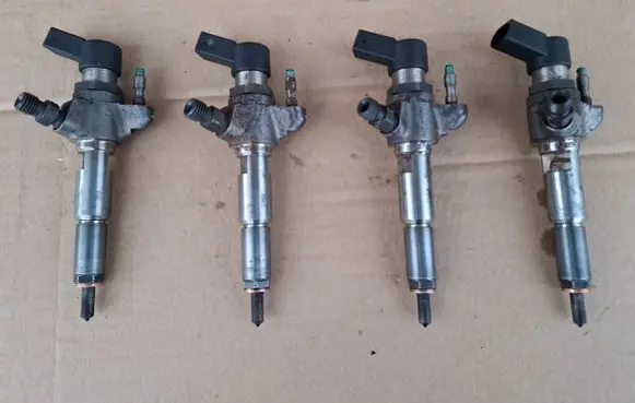 BMW 1 E81 E87 Fuel injector 