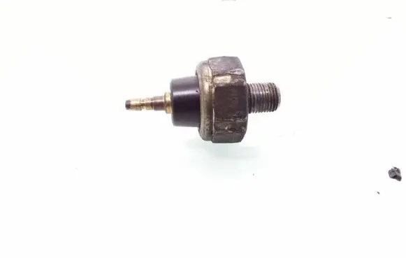 Opel Astra H Oil pressure sensor 
