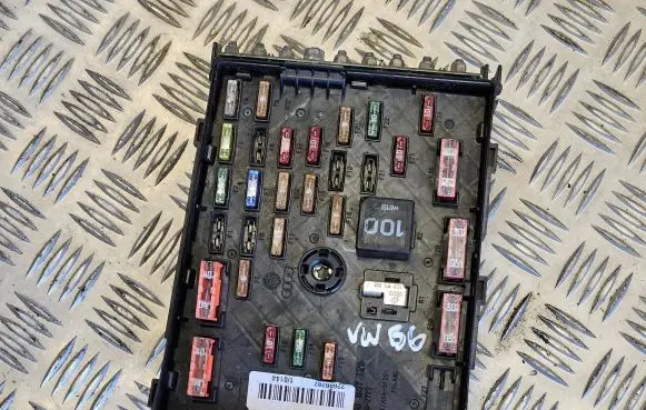 Volkswagen PASSAT B6 Fuse module 3C0937125 22606787 10144