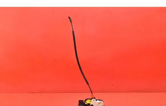 Opel Mokka Rear door lock 13579545