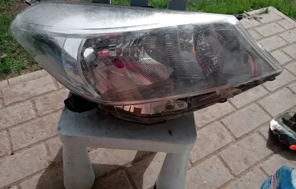 Toyota Yaris Headlight/headlamp