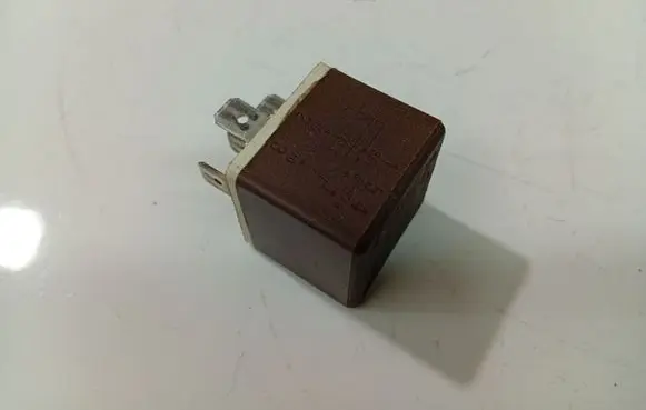 Renault Laguna I Other relay 7700810929B