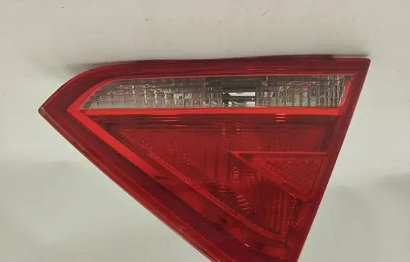 Audi A5 8T 8F Tailgate rear/tail lights 8T0945094 AU484