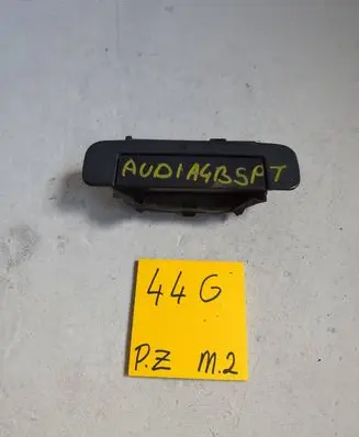 Audi A4 S4 B5 8D Rear door exterior handle 92847832