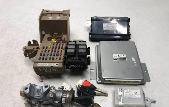 Subaru Impreza III Engine ECU kit and lock set 22611AM750 A18000R7Z 88281fg220
