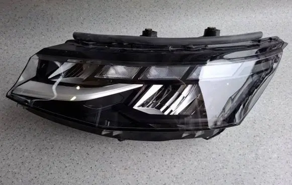 Volkswagen Transporter - Caravelle T7 Headlight/headlamp 7T1941035A 12031010000