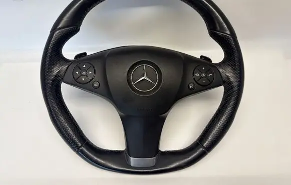 Mercedes-Benz E C207 W207 Steering wheel A2074601203 A2078604009