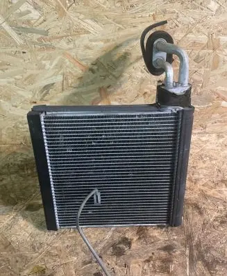 Honda CR-V Heater blower radiator