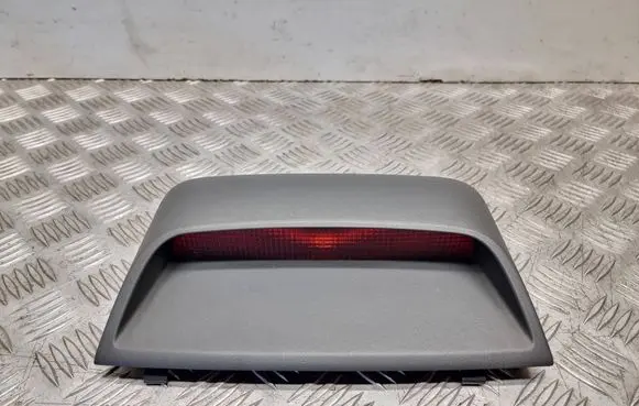 Toyota Avensis T250 Third/center stoplight 