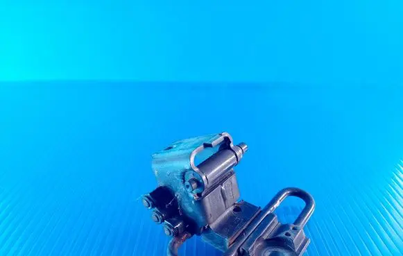 Audi A4 S4 B7 8E 8H Front door upper hinge 8E0831412E