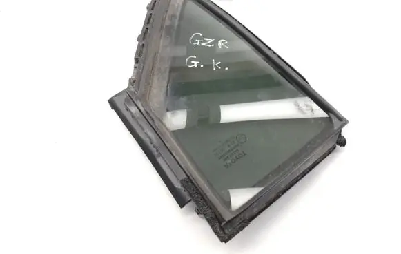 Toyota C-HR I Rear side window 68189F4010
