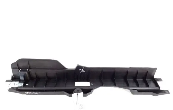 Mercedes-Benz ML W164 Other trunk/boot trim element A1646800131