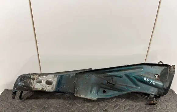 Audi A6 S6 C4 4A Radiator mount bracket 4A0805808