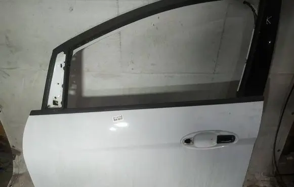 Ford C-MAX II Front door baltos
