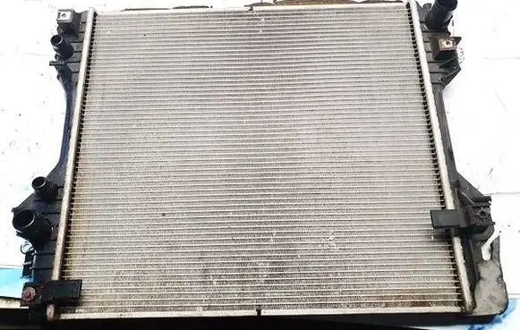 Jaguar XJ X351 Coolant radiator