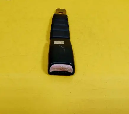 Hyundai Lantra I Front seatbelt buckle 