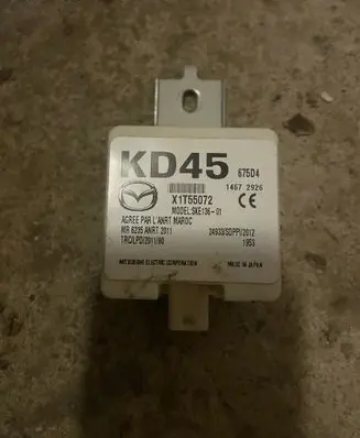 Mazda CX-5 Antenna control unit X1T55072