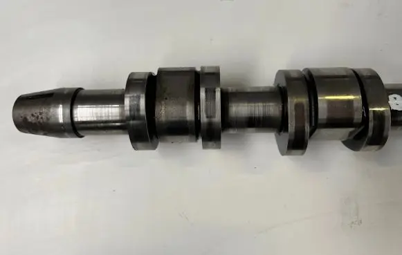 Volkswagen PASSAT B6 Camshaft BKD