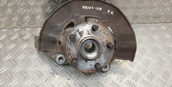 Toyota Prius (NHW20) Front wheel hub