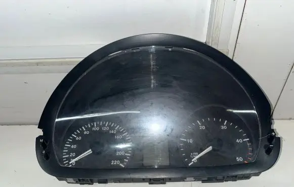 Mercedes-Benz Vito Viano W639 Speedometer (instrument cluster) A6394464321 ZG6001
