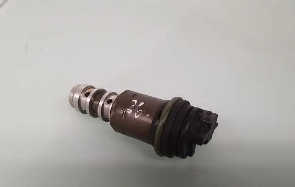 BMW X5 E70 Camshaft vanos timing valve 1707323 11361707323