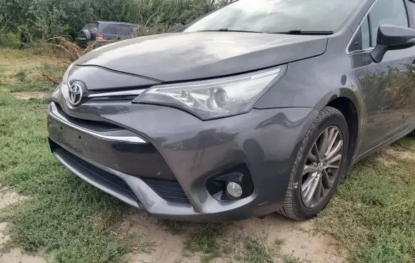 Toyota Avensis T270 Front piece kit 