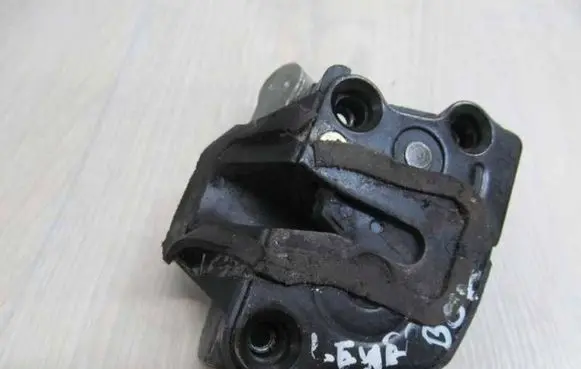KIA Carnival Rear door lock 18675