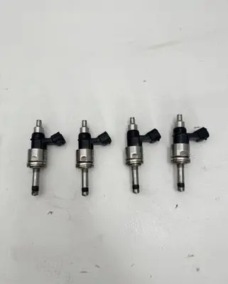 Toyota RAV 4 (XA50) Fuel injectors set 23250-25010 2325025010