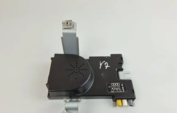 Seat Leon (1P) Aerial antenna amplifier 8P4035225 7617310104