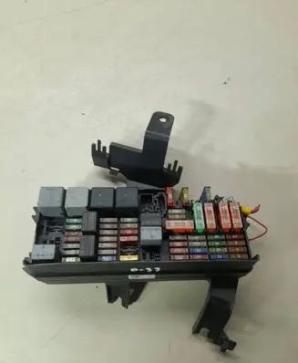 Mercedes-Benz ML W164 Fuse module A1645403072 5072426 13607556