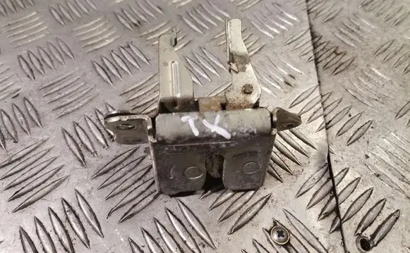 Toyota Yaris Loading door lock 