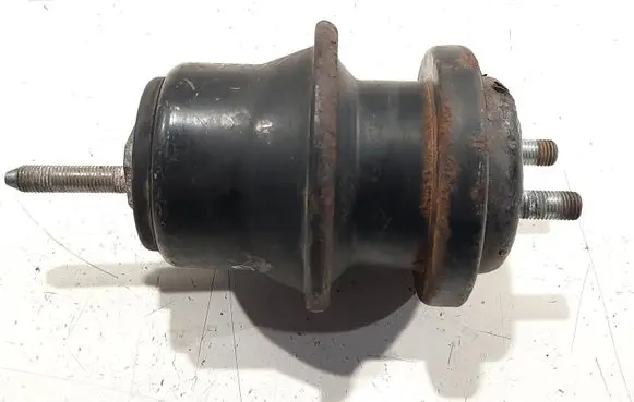 Subaru Outback Engine mount bracket
