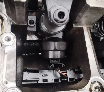 Volkswagen Sharan Fuel Injector clamp holder